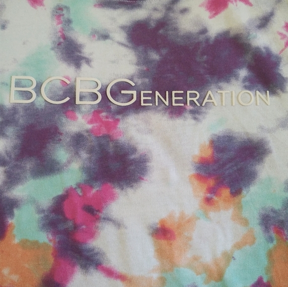 ✨️HP✨️ BCBGeneration Cropped Tie Dye☮️ Tee - NWT - Picture 3 of 7